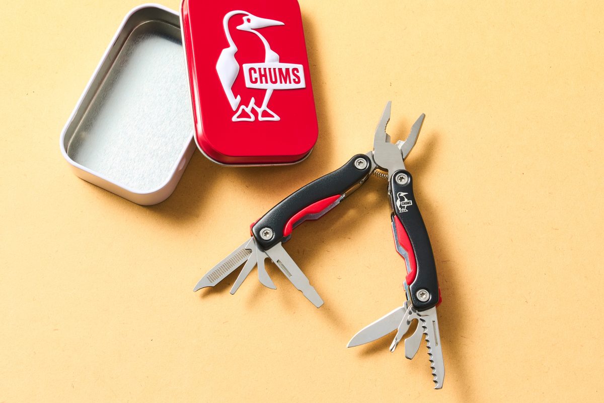 豪華すぎる2点セット付録」チャムスのマルチツール＆ブリキケースは
