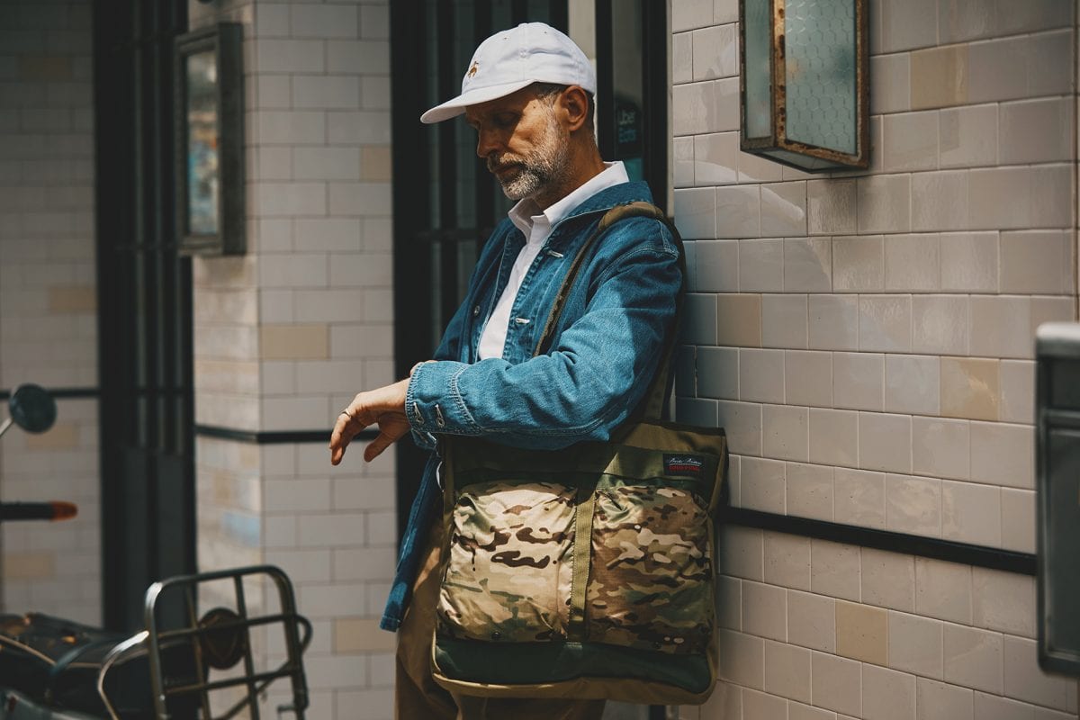 アメトラにマッチする傑作ヘルメットバッグ」このコラボ激熱