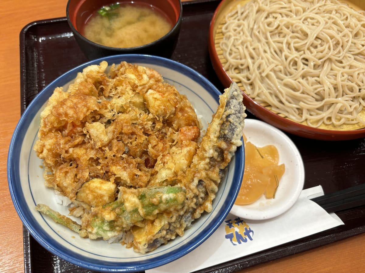 夏野菜のかき揚げが絶品すぎる……」『天丼てんや』夏の期間限定メニュー