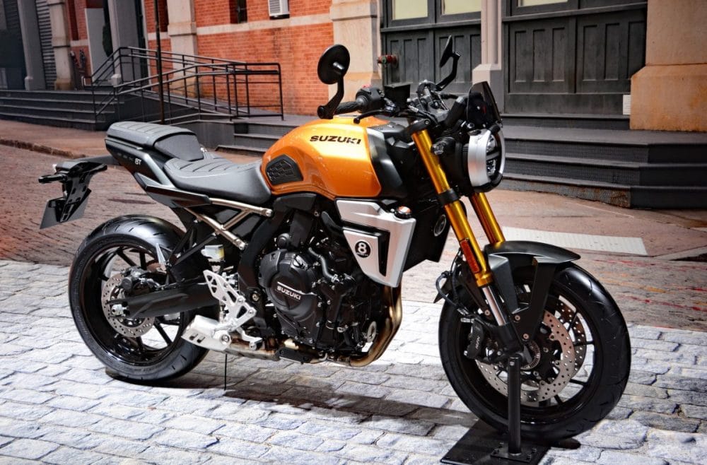 国産二輪の本気を体感】進化したカワサキ「Z900RS」とスズキの新型