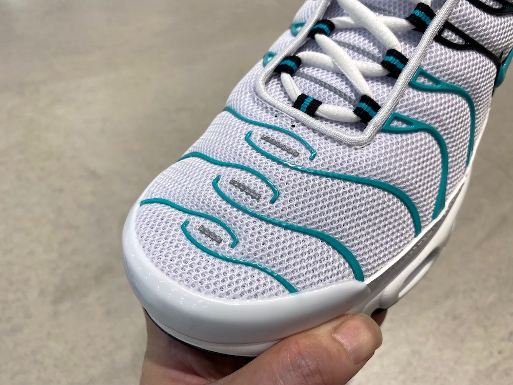 マップラ」の愛称で親しまれる「ナイキ エア マックス プラス」の今季