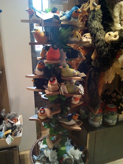 ロンドンの自然史博物館で買えるお土産は?意外とシャレてるグッズあり