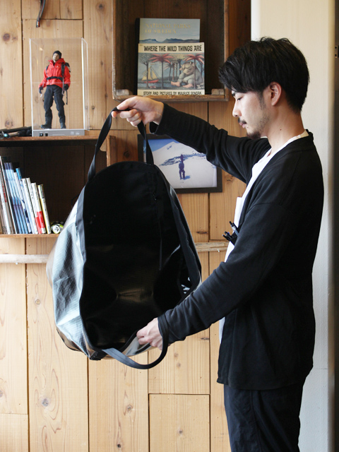 大きなトートバッグ。patagonia Black Hole Gear Tote – moderate