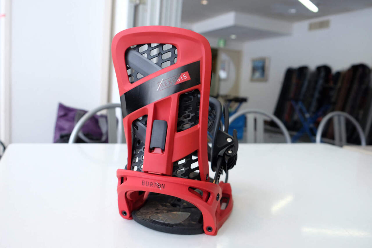 軽さを極めるX-BASEと2つのGENESIS | スノーボードショップMOJANE