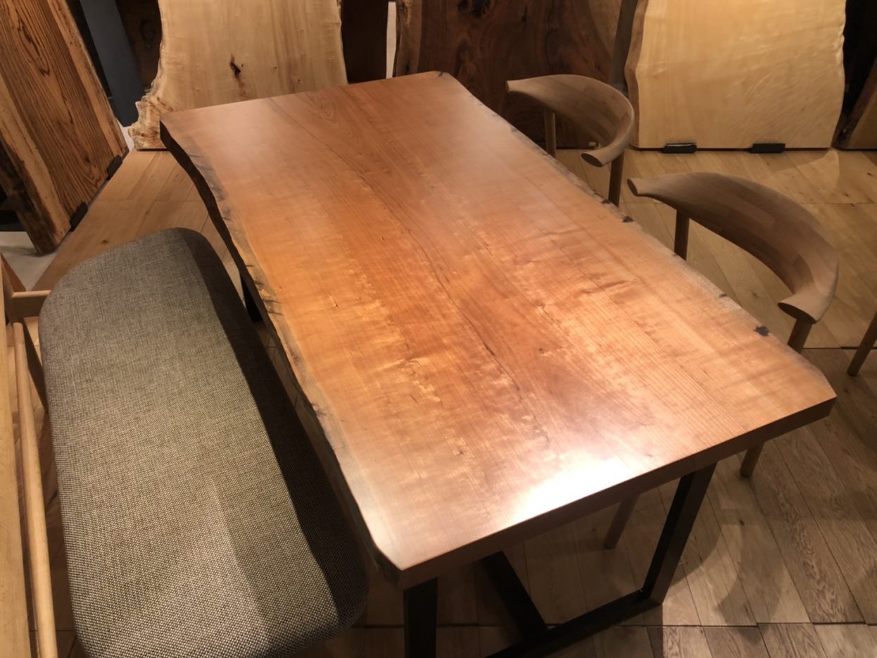 チェリーとサクラについて | 一枚板テーブル、無垢材 天板の販売