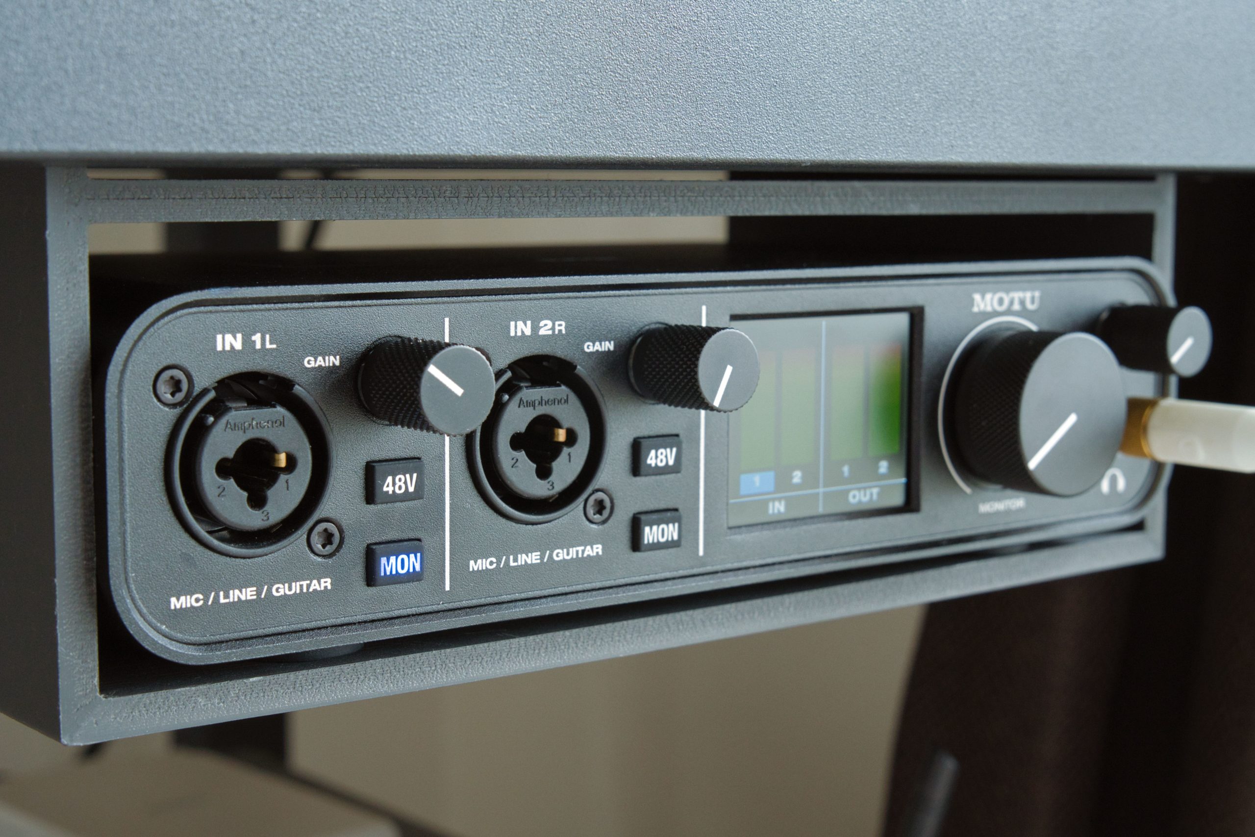 MOTU M2 長期レビュー】音楽制作・聴き専にも使えるオーディオ