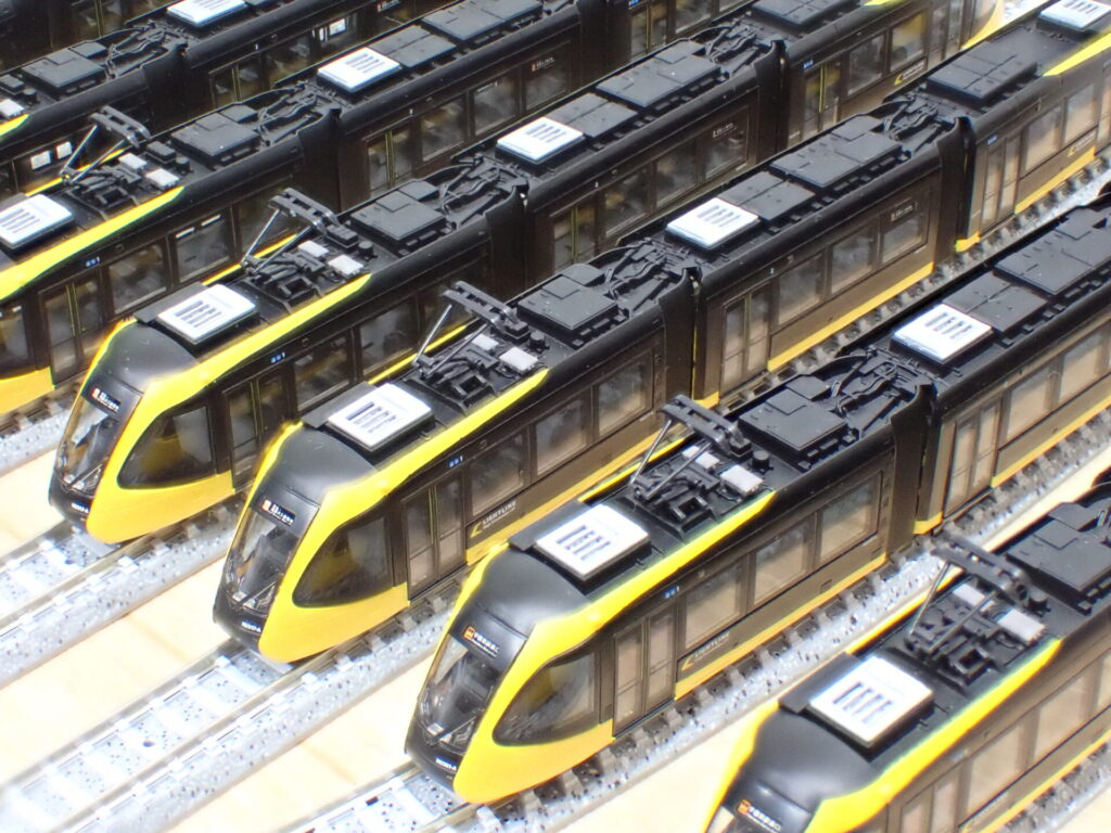 鉄コレ】宇都宮ライトレール HU300形 HU301 LIGHTLINE 2024年3月再生産