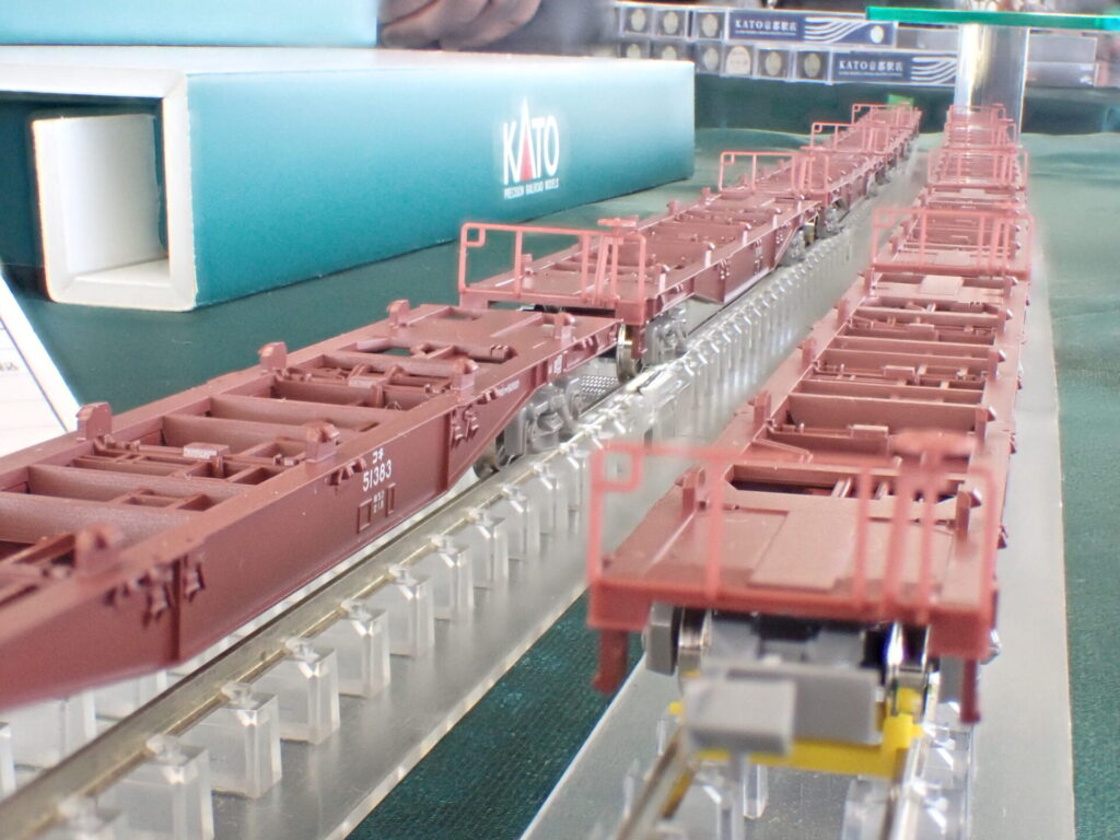 KATO】コキ50000形（グレー台車•コンテナ無積載）2023年10月発売