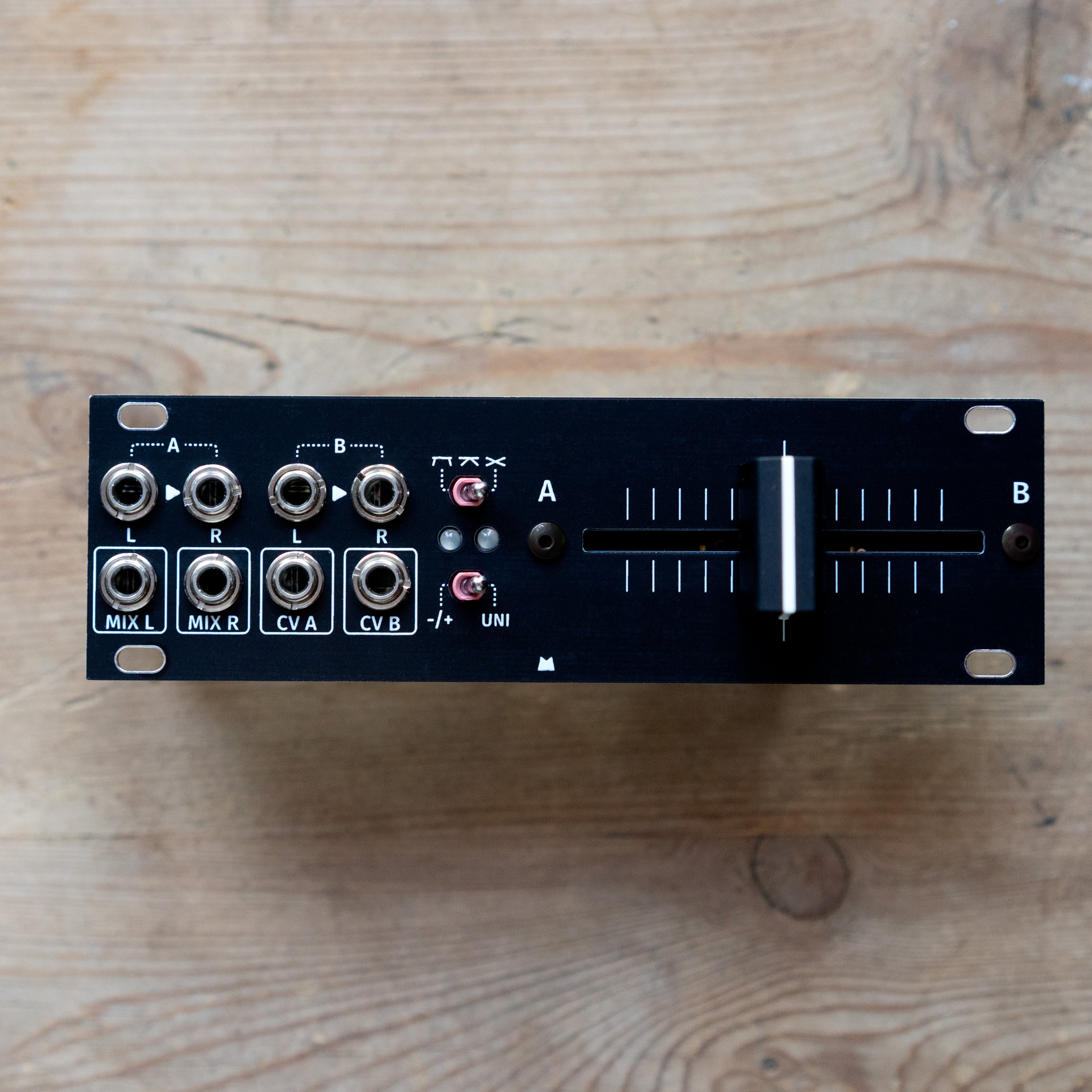 Xfade 1U black panel – Mörk Modules
