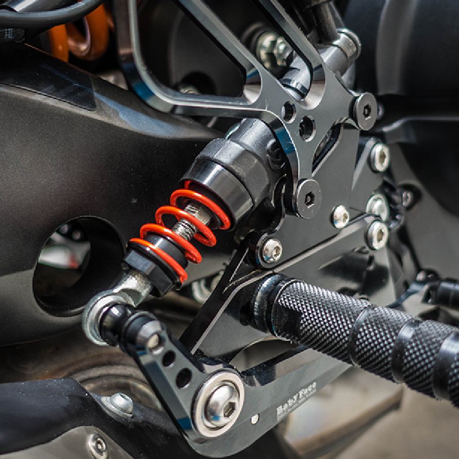 Ninja ZX-6R '19-23 純正ステップ リヤスプリングキット | モトロックマン