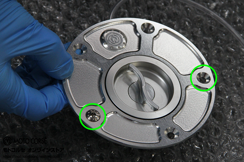 カワサキ Z900RSのフューエルタンクまわりをビレットパーツが