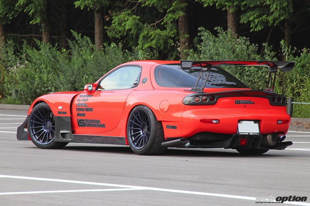 サンセットオレンジが眩しいフルカスタムFD3S」オーナーの情熱が