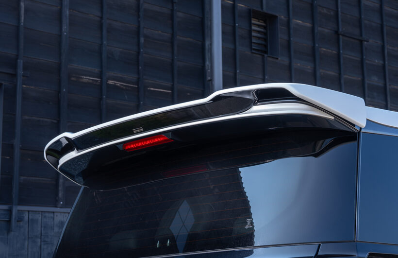 ロングノーズで満を持して登場！ 新型『ヴェルファイア』はシルク