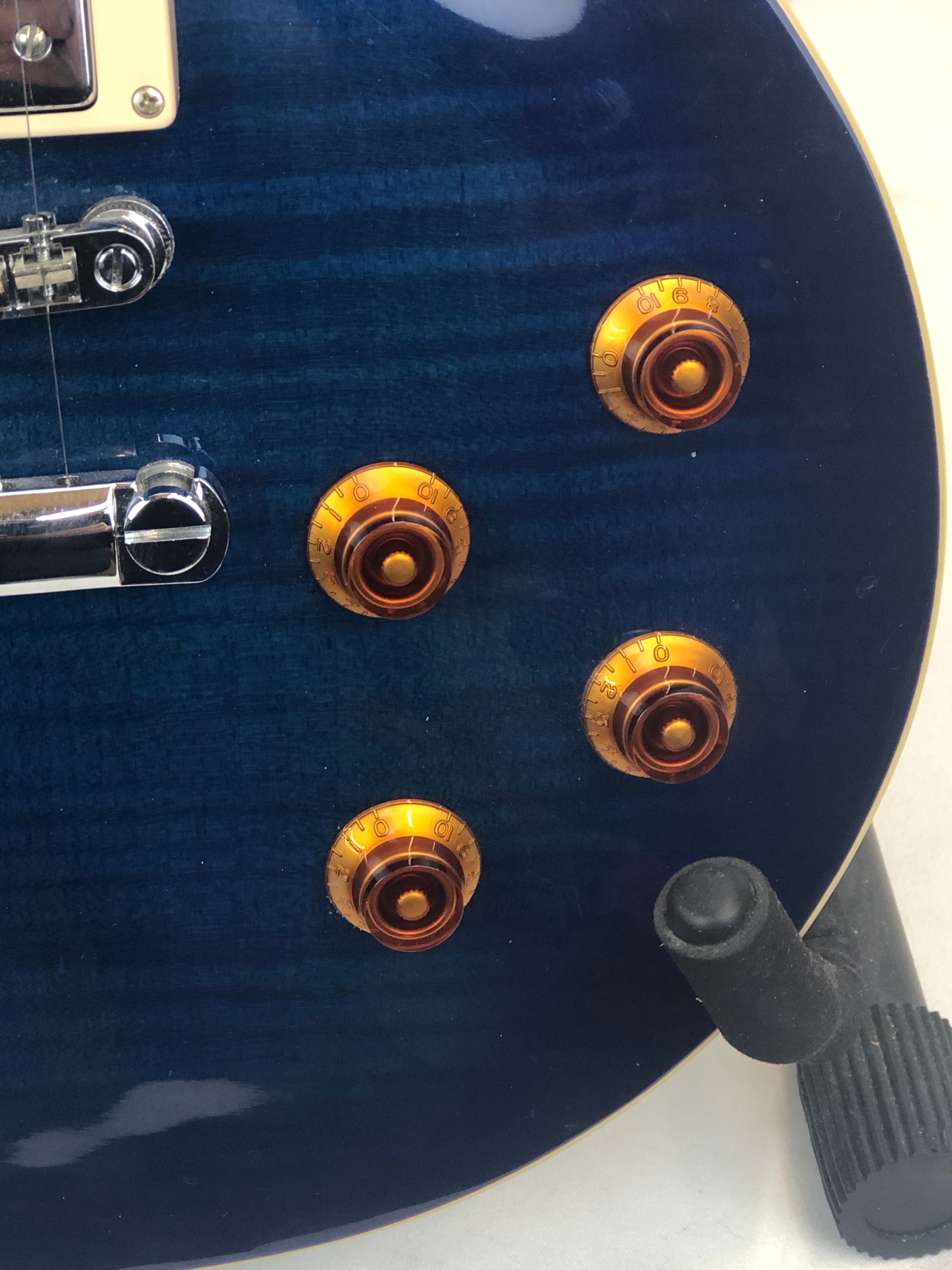 Epiphone Les Paul Standard in Electric Blue • Beautiful Guitar