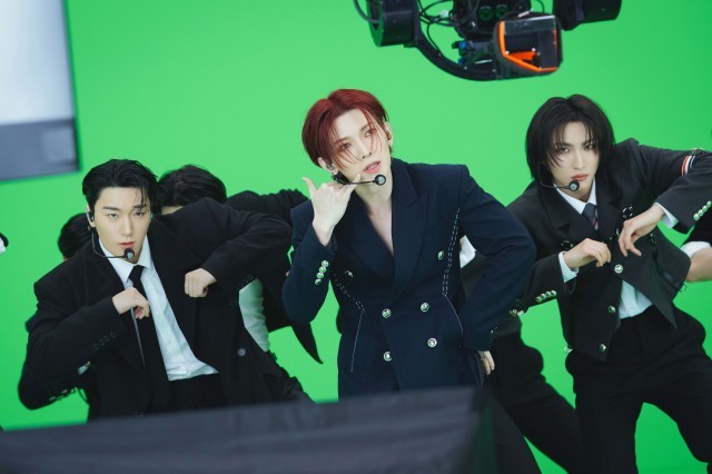 ATEEZ VR CONCERT ： LIGHT THE WAY』ATEEZからメッセージ入りプレミア