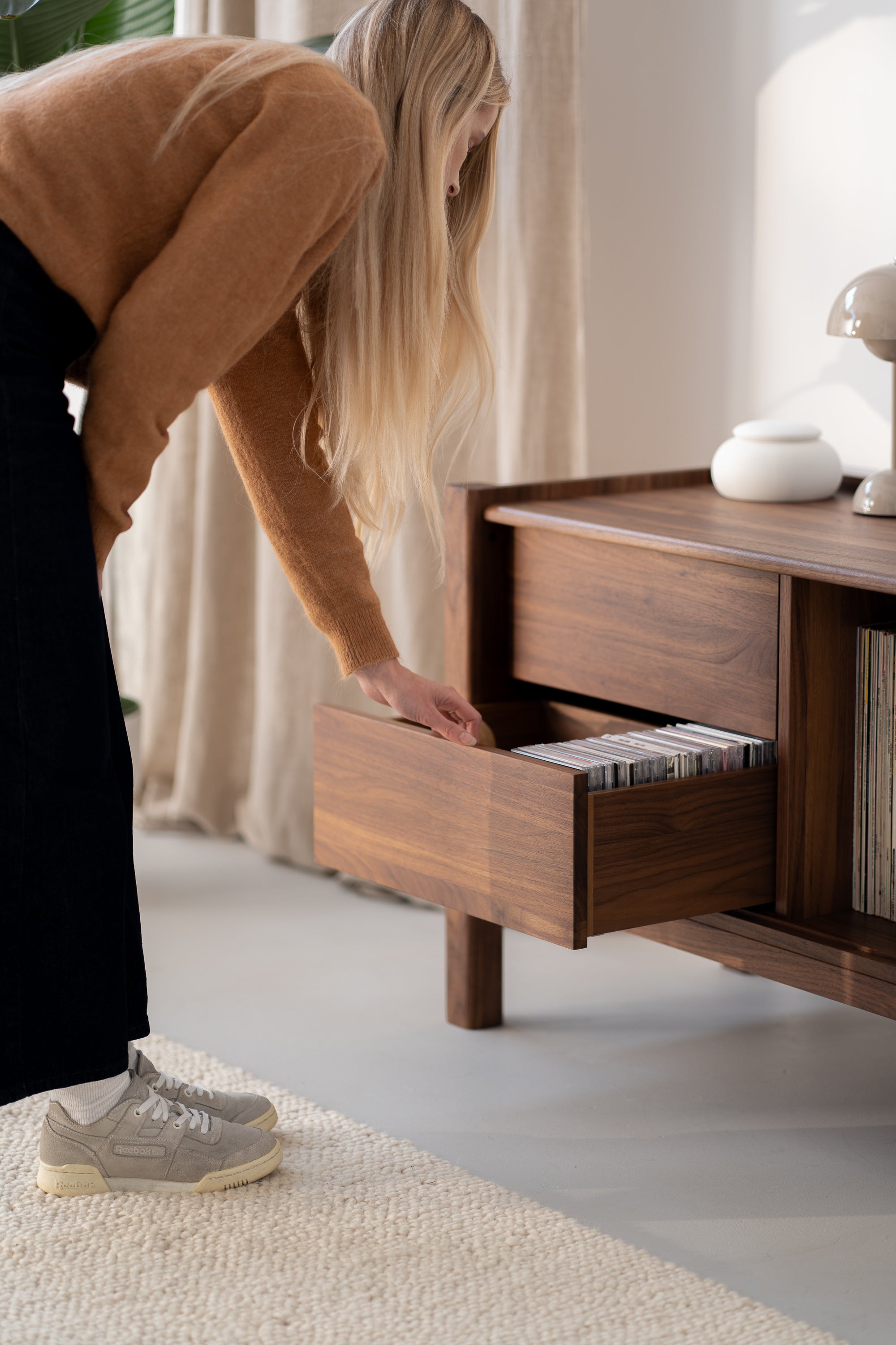 Record player and vinyl stand | JAMM LOW 160 - Walnut wood, Japandi