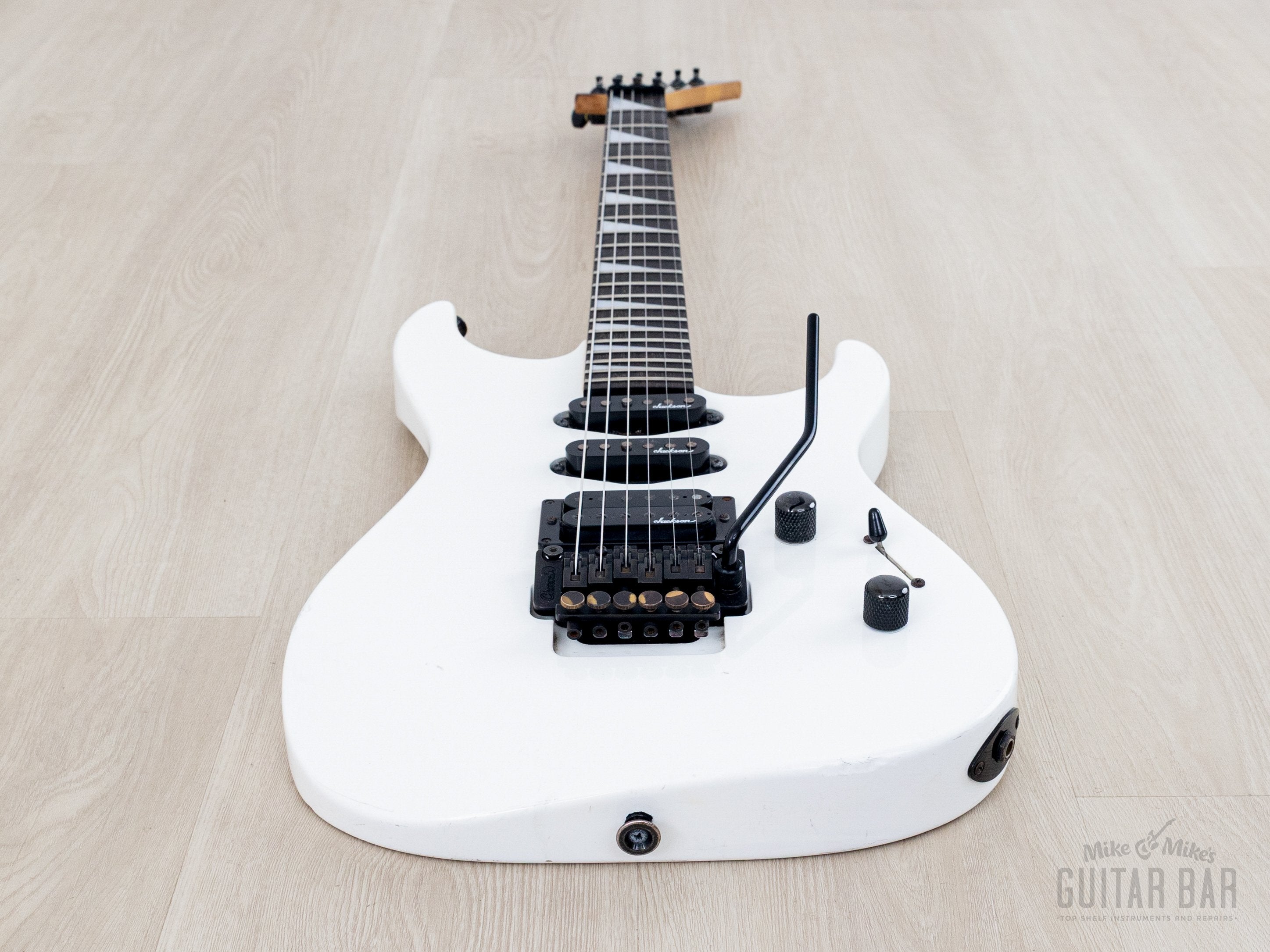 1989 Charvel Jackson DK-085-SSH Snow White w/ Floyd Rose, Japan