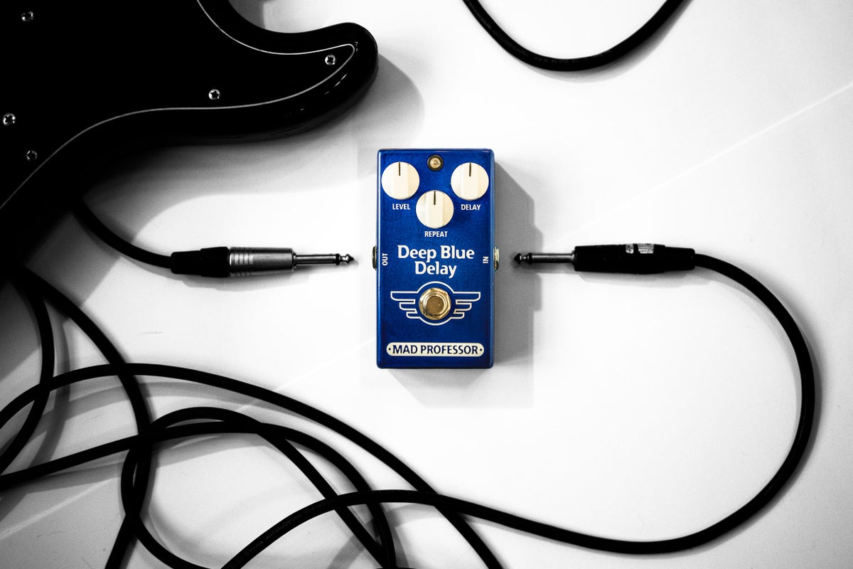 Deep Blue Delay Pedal | Mad Professor Amplification