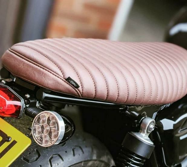 トライアンフ ボンネビル(Bonneville) T100&T120|Bonneville シート