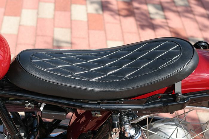 グッズ(GOODS) タンデムチョッパーシート ダイアモンド SR400/500