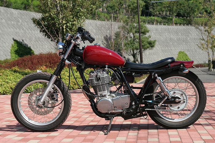 グッズ(GOODS) タンデムチョッパーシート ダイアモンド SR400/500