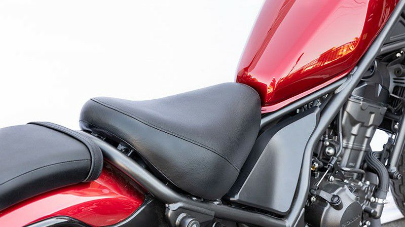 ホンダ レブル250/S/500 17- リーチタイプシート プレーン ブラック