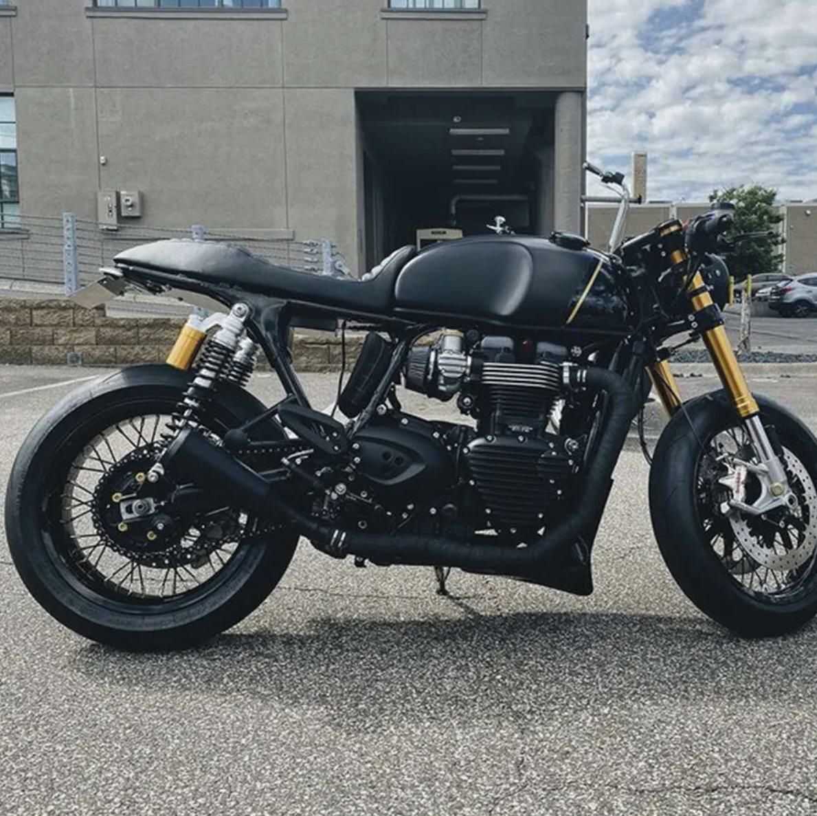 トライアンフ スラクストン 1200/R/RS モンツァ シート ブラック