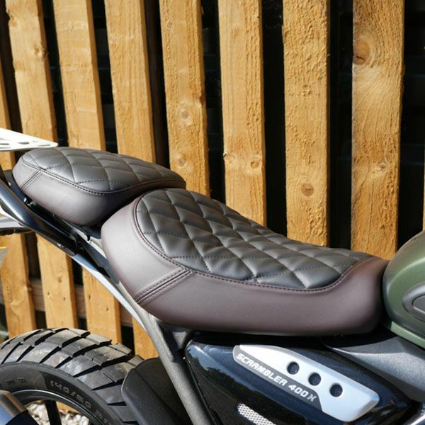 トライアンフ スクランブラー400X シート Diabolus スクエアパターン