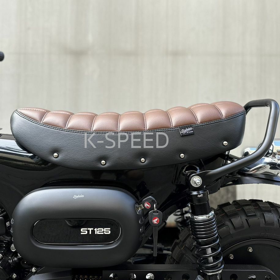 ホンダ ダックス125 ツートンカスタムシート Diabolus ラージスクエア