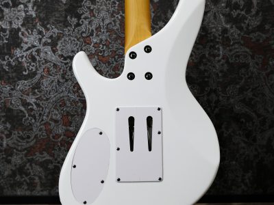 Seed by Sago Kotetsu White / Seed Kotetsu 虎徹 / 桜村眞 (町屋