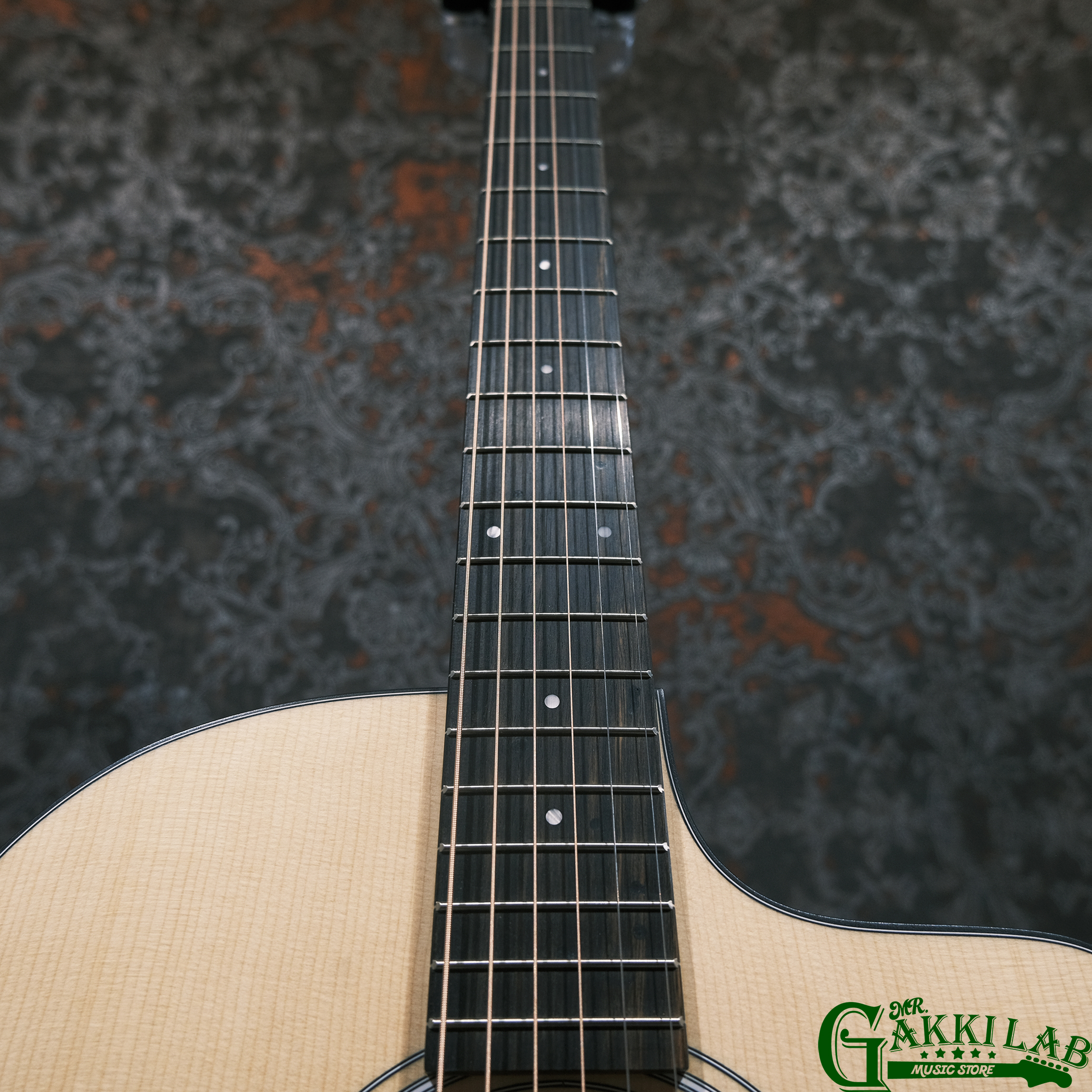 Taylor 114ce Walnut (Limited) ES2【エレアコ】 | 札幌の楽器屋さん