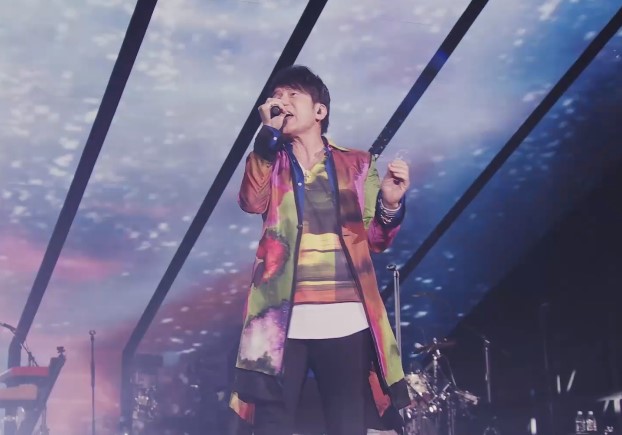 半世紀へのエントランス」マルチカラー カットソー | Mr.Children