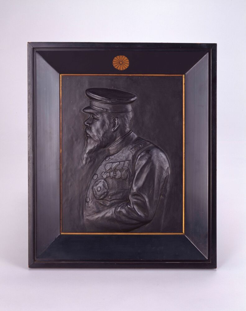 明治天皇肖像レリーフ | ToMuCo - Tokyo Museum Collection