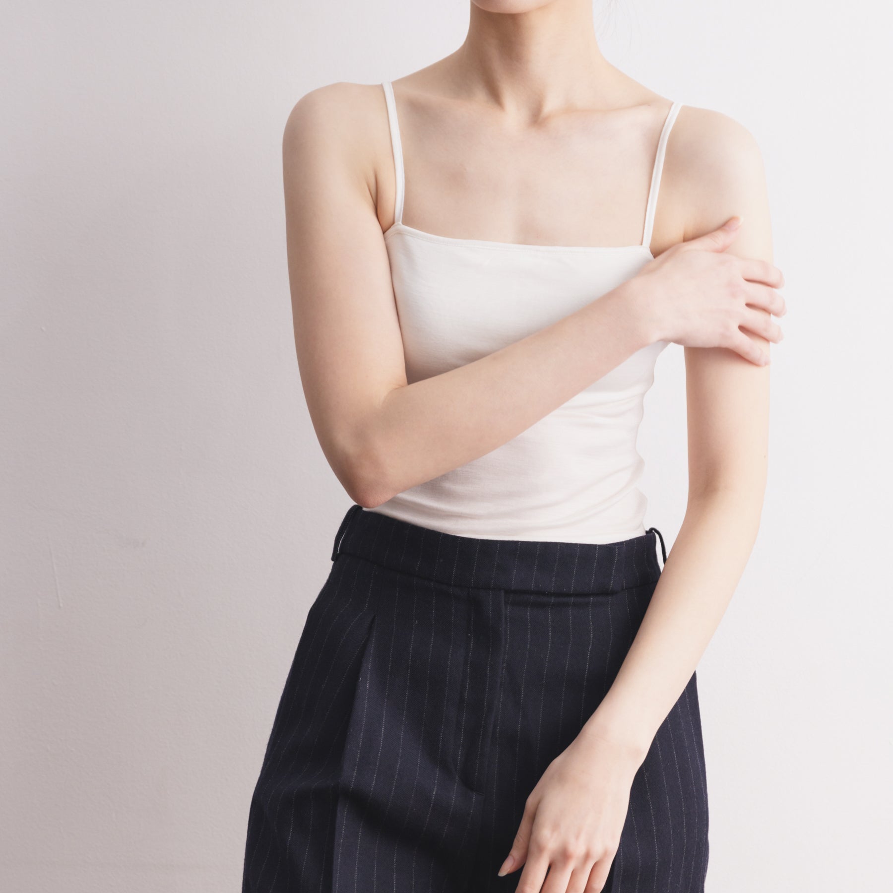 シルク100%ベアキャミソール, カップ付き, ホワイト／ベアトップ型