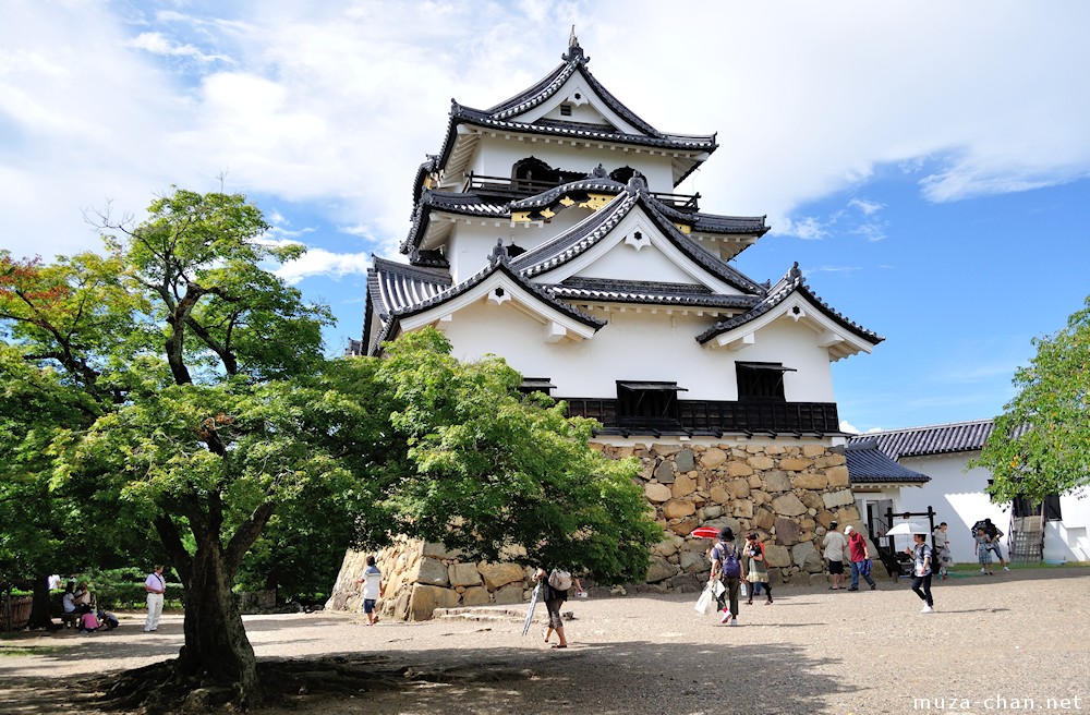 hikone-castle-tower-wide-big.jpg