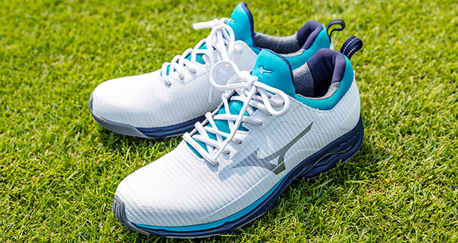 ミズノから「履き口一体構造」のスパイクレスシューズ新発売｜ゴルフ