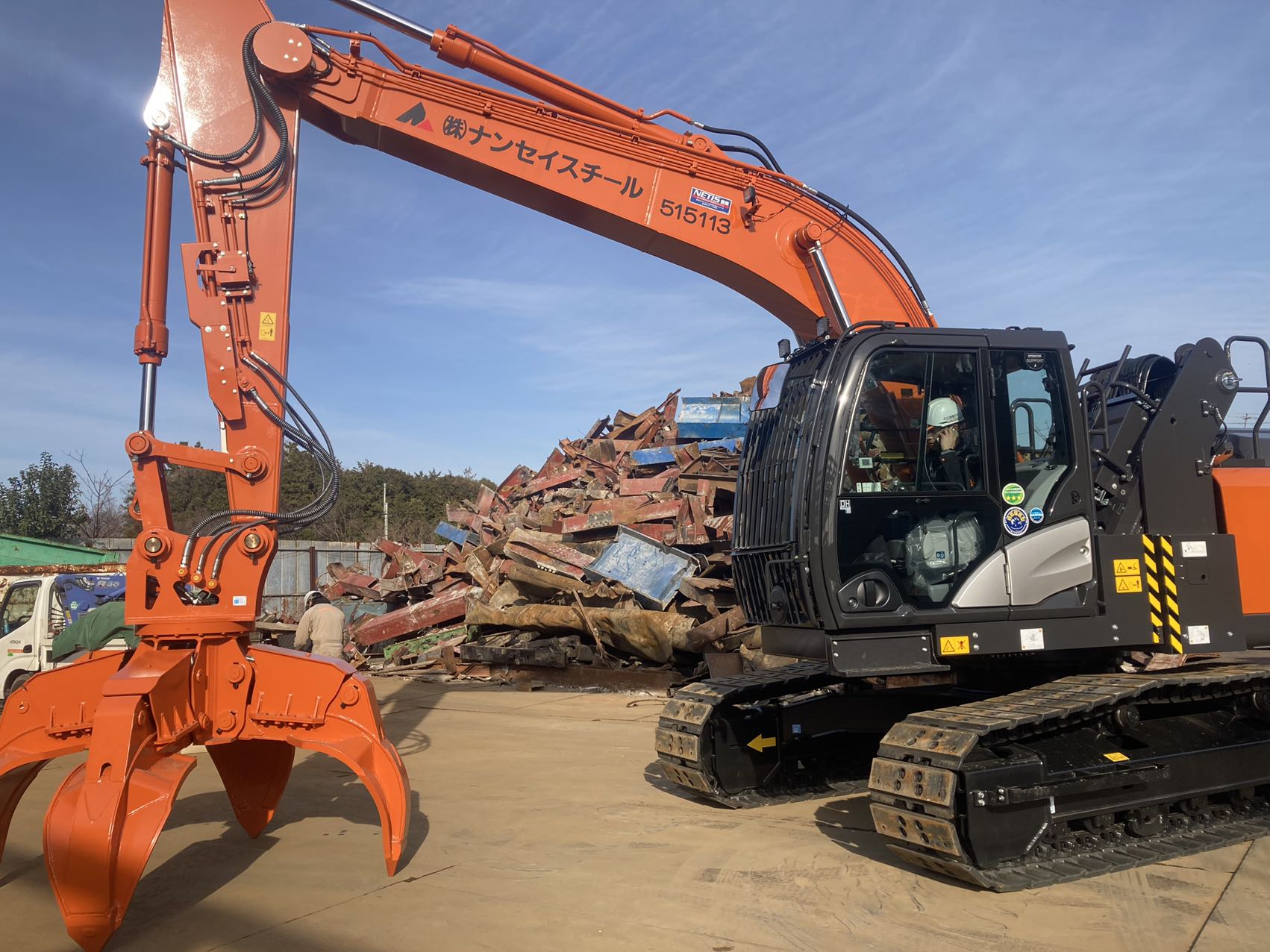 大和第一工場に新たに日立建機製油圧ショベル導入 – 株式会社ナンセイ
