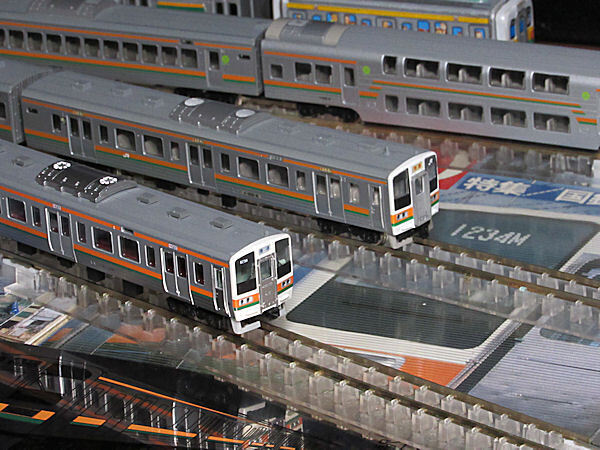 がまんが出来なかった211系Nゲージ無駄遣い: Pの小屋 BLOG日記 'Turbo