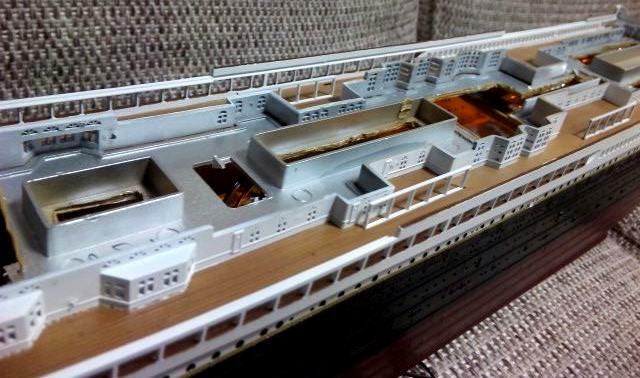 1/350 客船 R.M.S.タイタニック ディティールアップ 電飾組込完成品