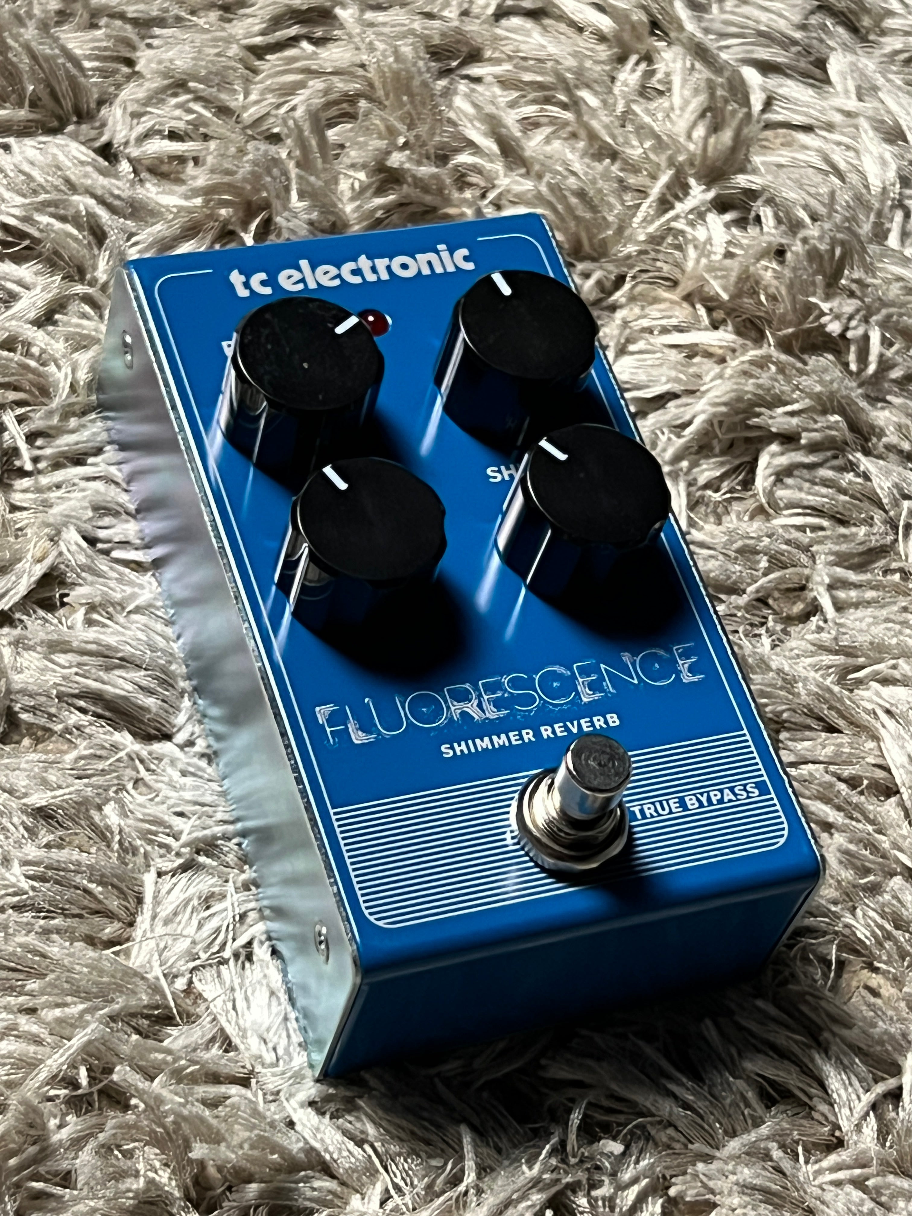 TC Electronic Fluorescence Shimmer Reverb – nafiriguitar.com
