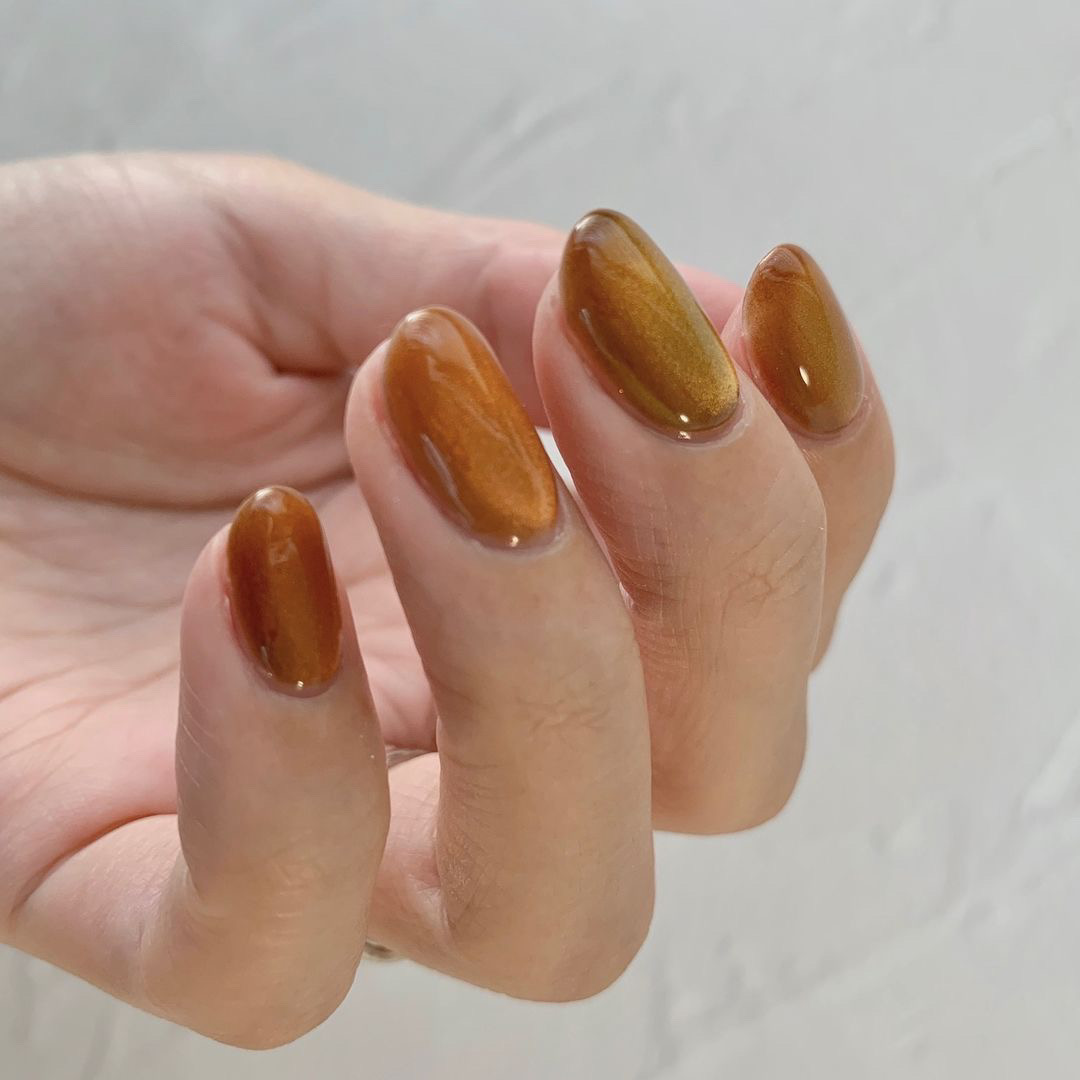 秋に人気のワンカラーネイル15選！シンプルなデザインから大人っぽい