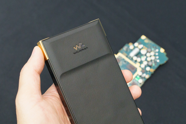 価格改定】「NW-ZX707」が11,000円値下げ！高音質ハイエンドWALKMANが