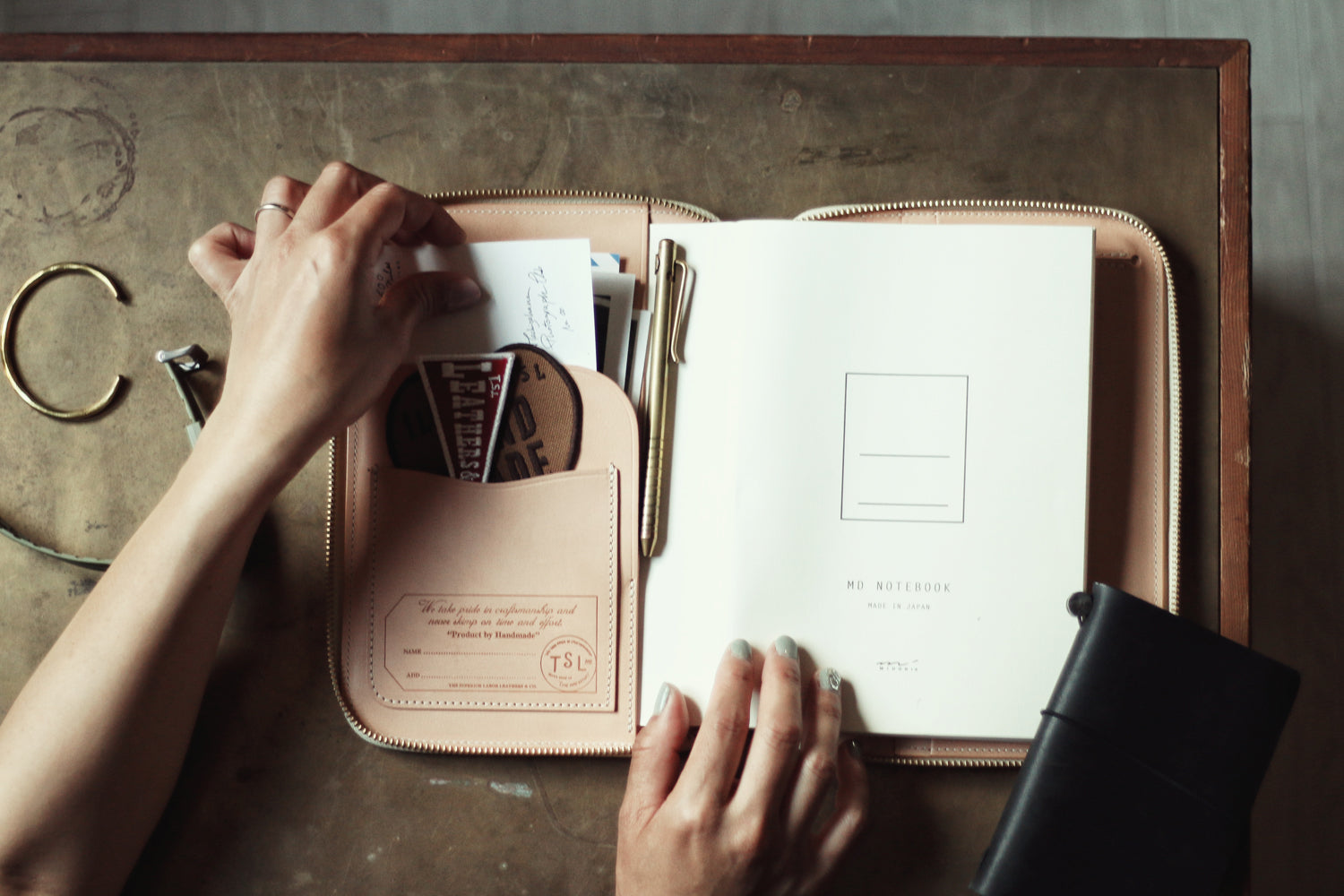 SL0195 cordovan zip organizer