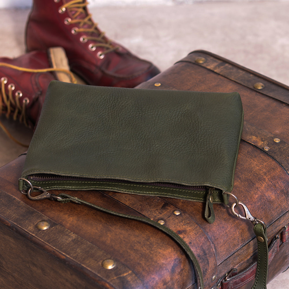 浅型/小サイズ【シンプルを極めたレザーサコッシュ】栃木レザー