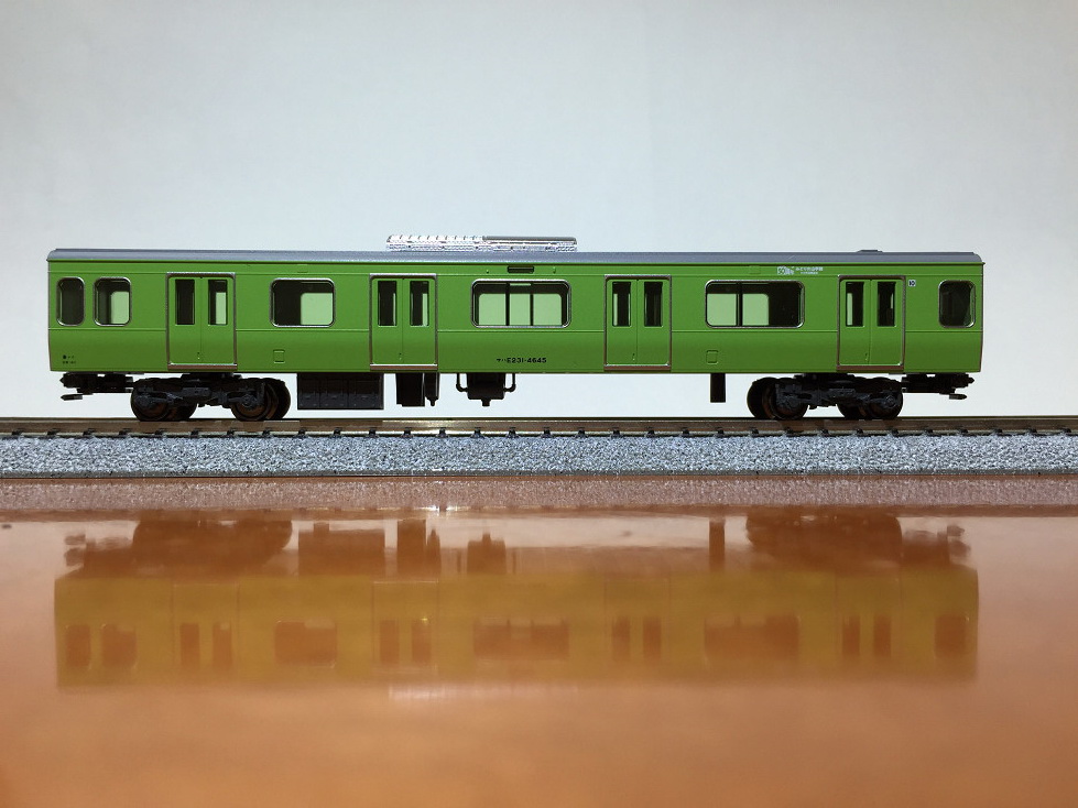 E231系500番台「みどりの山手線ラッピングトレイン」入線。KATO 10-933