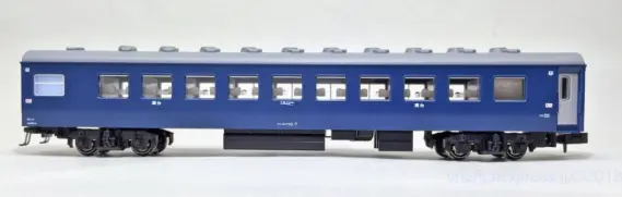 寝台急行「音戸」8両基本セット が入線です。KATO 10-1348 特別企画品