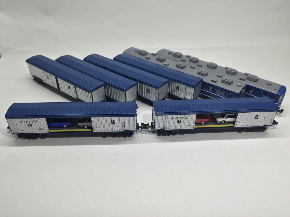 14系500番台+ワキ10000「カートレインさっぽろ」入線です。 マイクロ