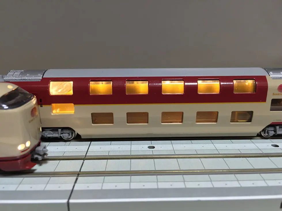 285系 サンライズエクスプレスを弄る。その1 11-221 LED室内灯クリア