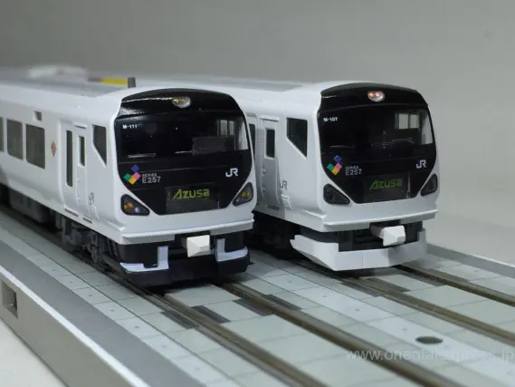 新 E257系「あずさ・かいじ」入線です。KATO 10-1274/10-1275