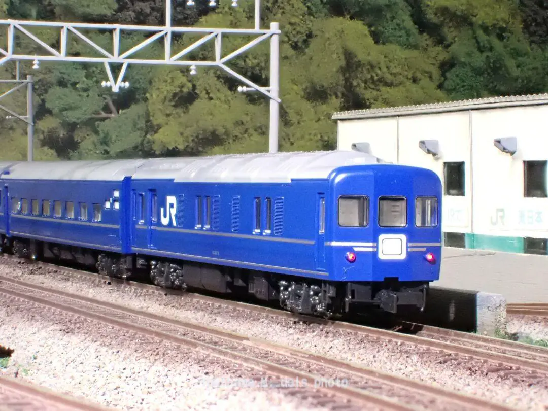 14系 寝台特急「さくら・はやぶさ/富士」が入線です。KATO 10-1800